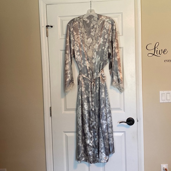 Satin Robe - Picture 2 of 2